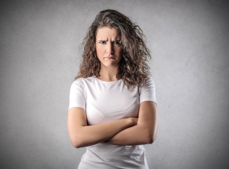 Недовольная девушка