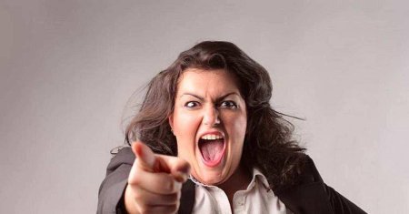 Женщина злая