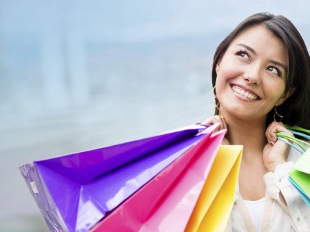 Женщина с покупками