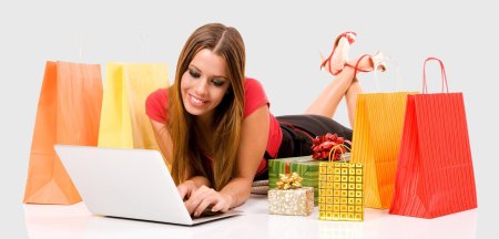 Девушка с покупками