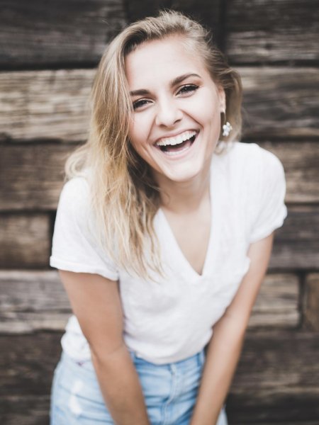 Улыбка девушка