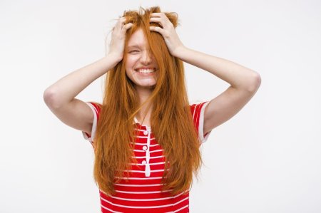 Рыжая девушка