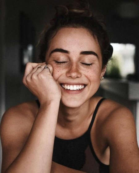 Девушка эмоции