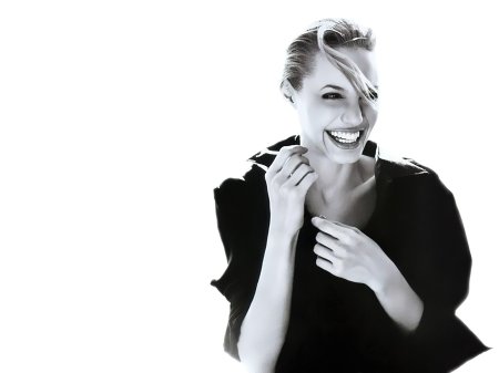 Анджелина джоли смех