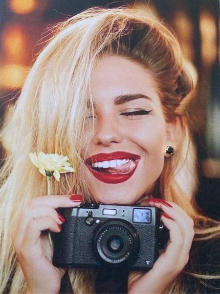 Александра буримова улыбка