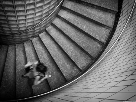 Лестница черно белая