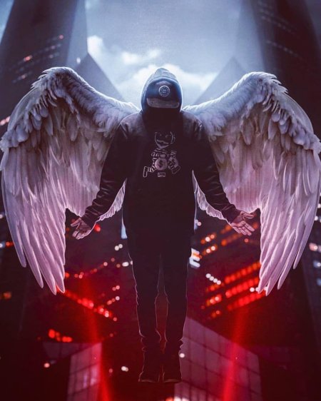 Ангел в капюшоне