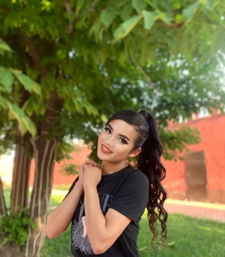 Красивая казашка