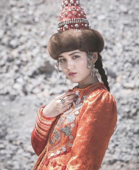 Казахская национальная одежда саукеле