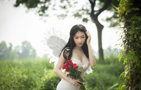 Азиатская девушка