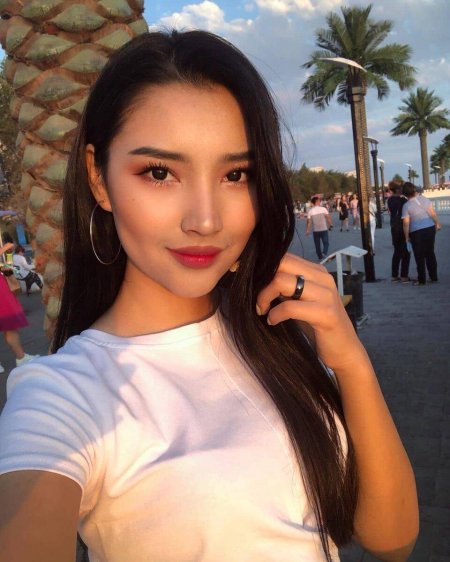 Красивая казашка