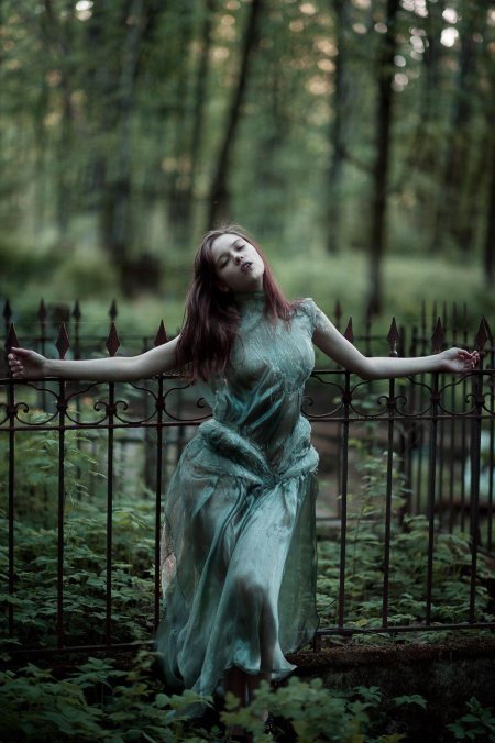 Таинственная девушка