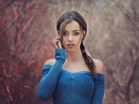 Безумно красивая девушка