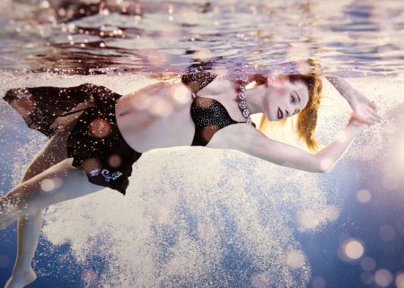 Лив тайлер купальник под водой