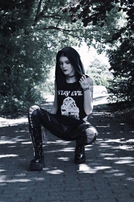 Девушки блэк металлистки