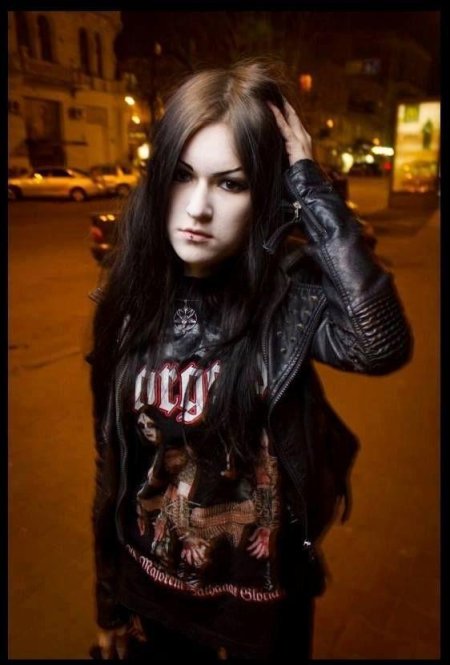 Тора бьорг хельга металлистка