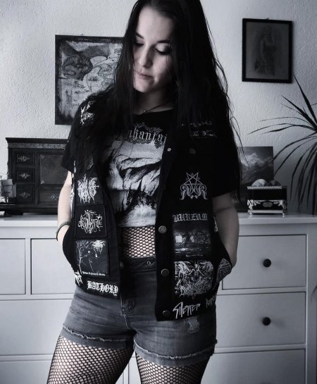 Блэк металлистка