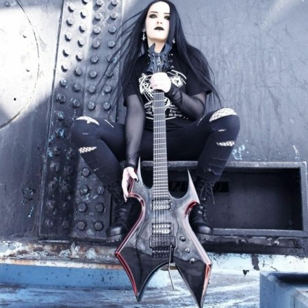 Блэк металлистка