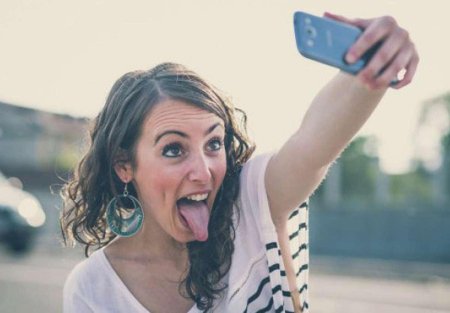 Сэлфи или селфи как пишется слово правильно