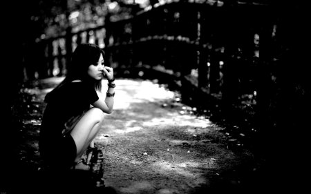 Грустная девушка