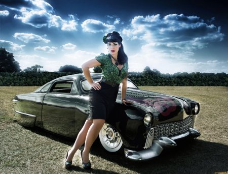 Девушка с автомобилем