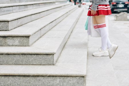 Корейские школьницы в коротких юбках