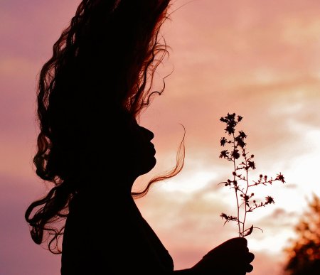 Девушка на закате