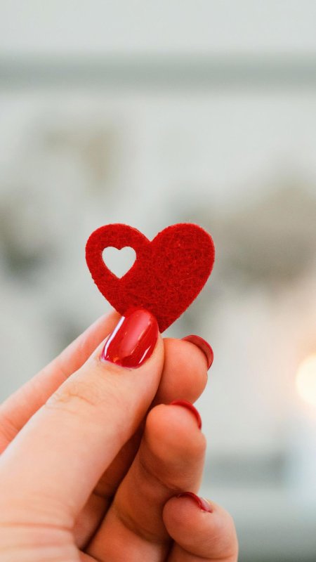 Сердечки из рук