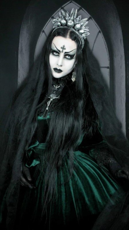 «вампиры» (вамп-готы)