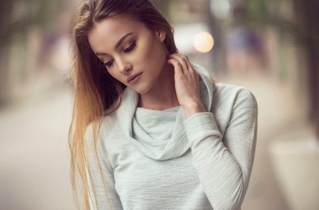 Красива девушка