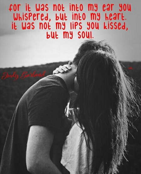 Девушки и парни, обнимающиеся без лиц