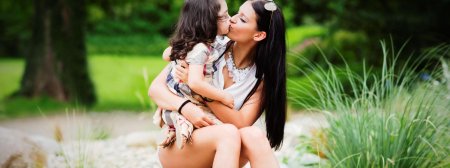 Девушки, целующиеся с девушками