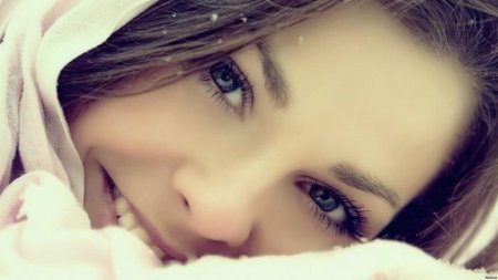 С красивыми глазами