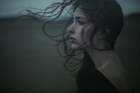 Плачущая девушка эстетика