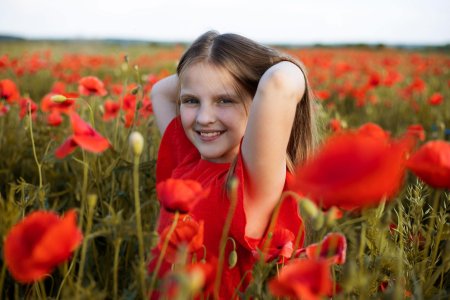 Фотосессия в маковом поле