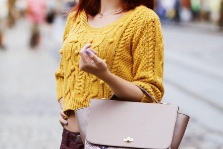 Вязаный свитер