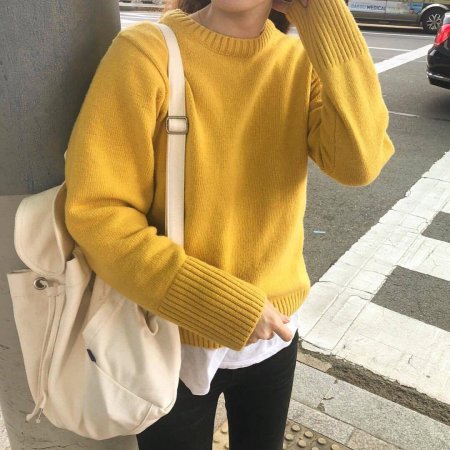 Желтый свитер