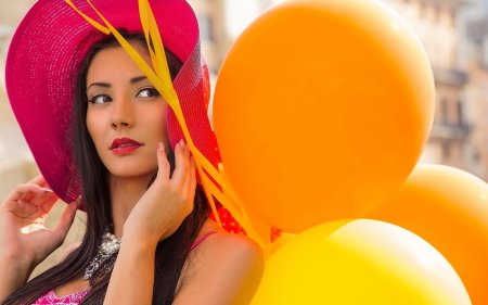 Девушки в шарах