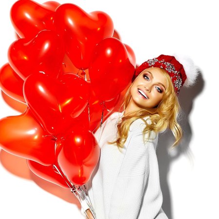 Блондинка с сердечком