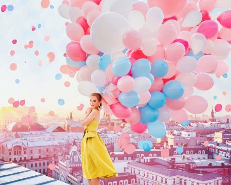 Девушка с шарами