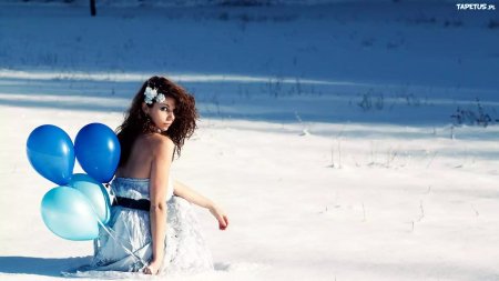 Девушка с шарами