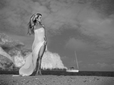 Фотосессия на море в платье