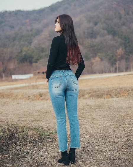 Наталия рейес в джинсах