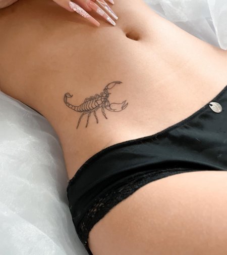 Тату для девушек скорпион