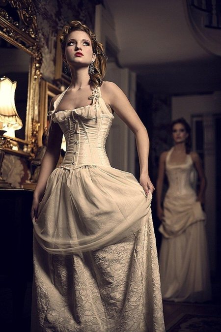 Платье в старинном стиле