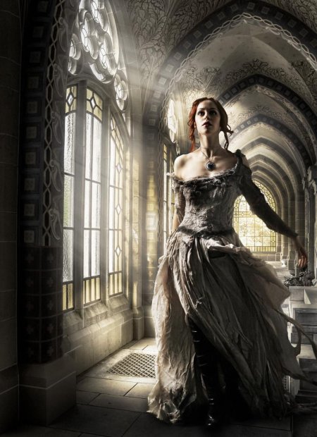 Девушки в готическом платье