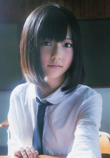 Красивая азиатская девушка