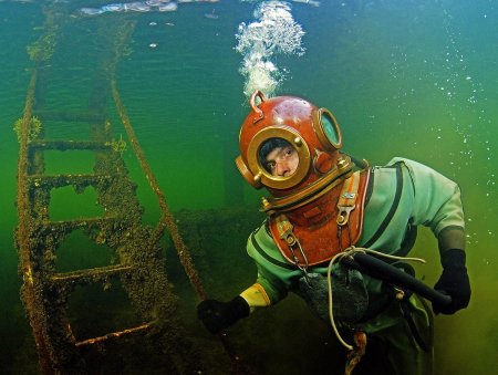 Водолазный скафандр трехболтовка