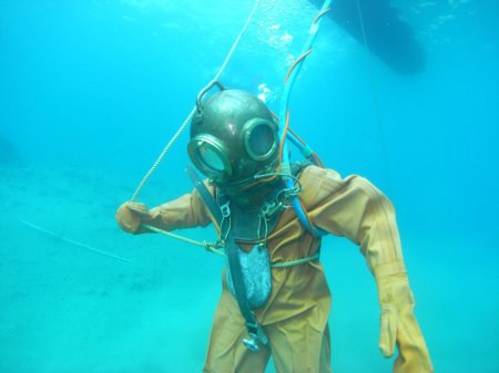 Водолазный скафандр трехболтовка