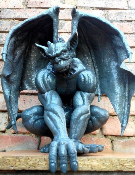 Горгулья статуя готика